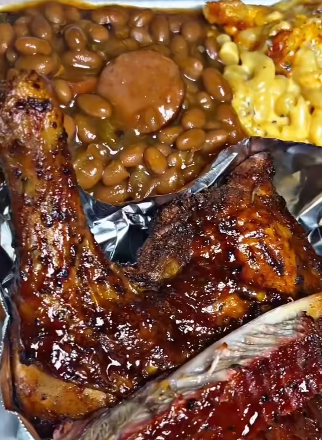 BBQ Ribs with Baked Beans & Mac