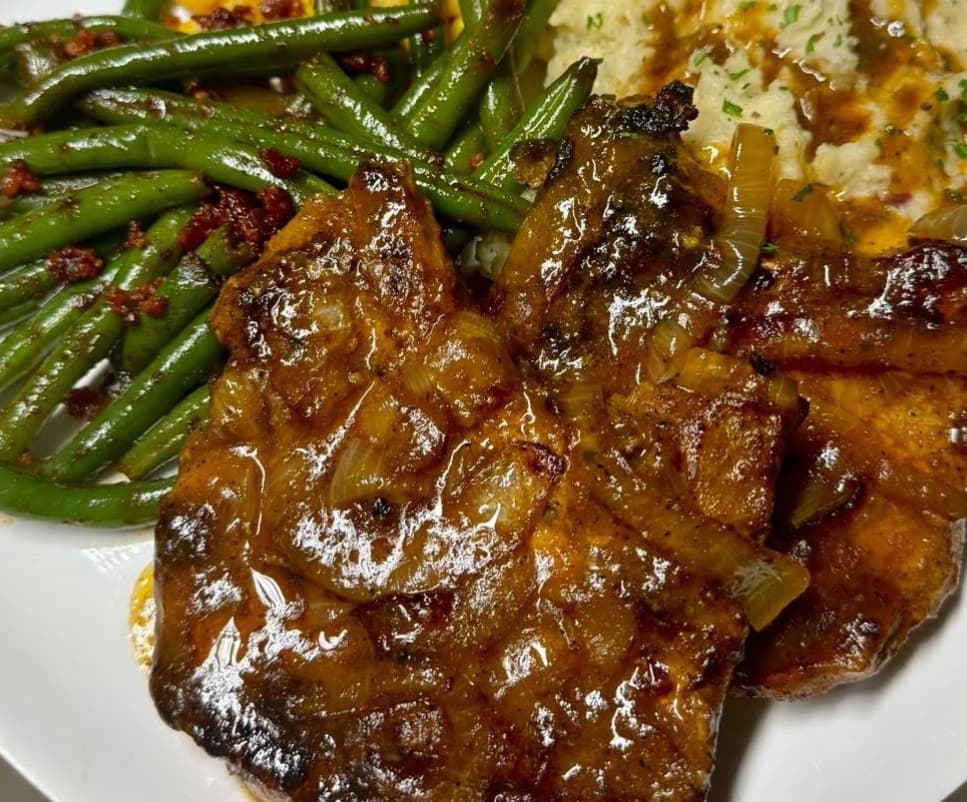 Smothered Porkchops with Green Beans & Mashed Potatoes